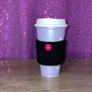 Black cup cozy with pink button